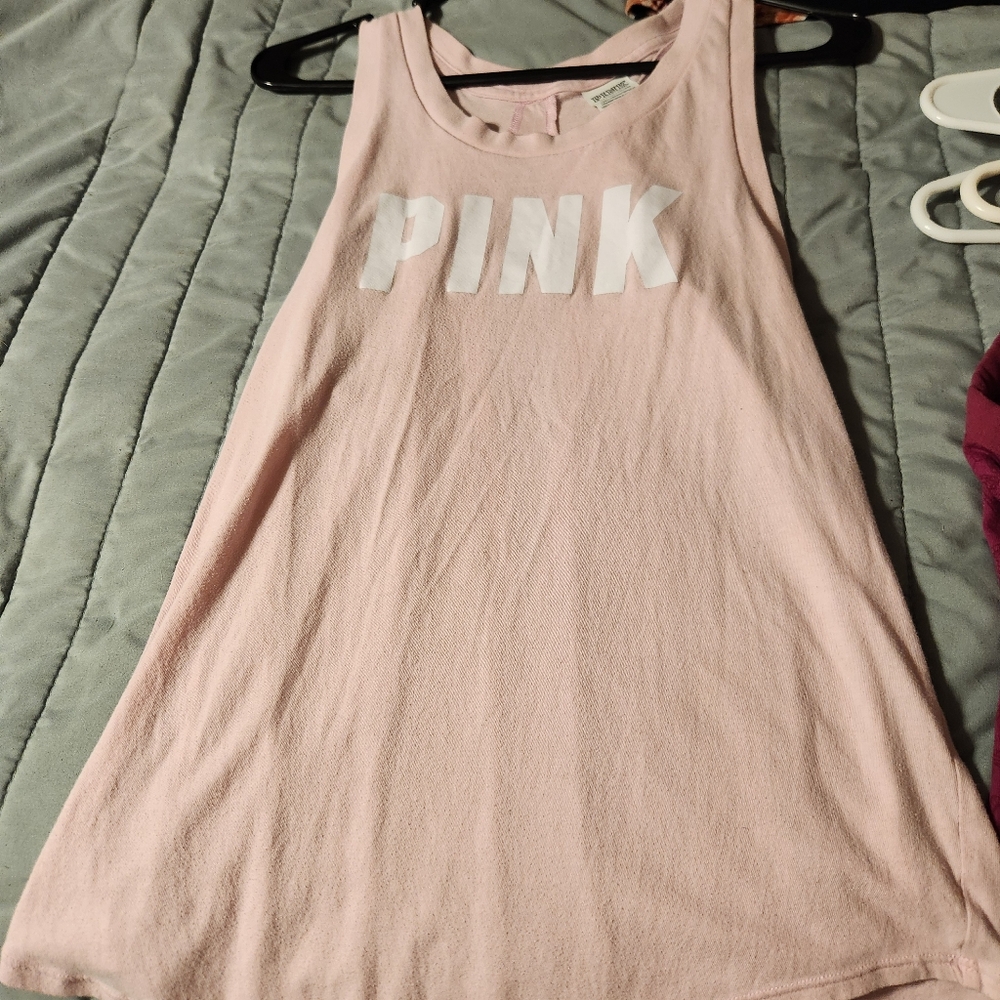 VS tank with keyhole back